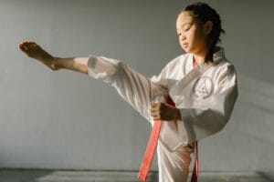 Quel âge est-il recommandé pour commencer le taekwondo ?